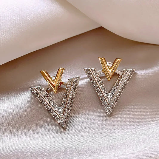 2023 new design fashion jewelry 14K gold plated luxury zircon letter V earrings elegant women's evening party accessories